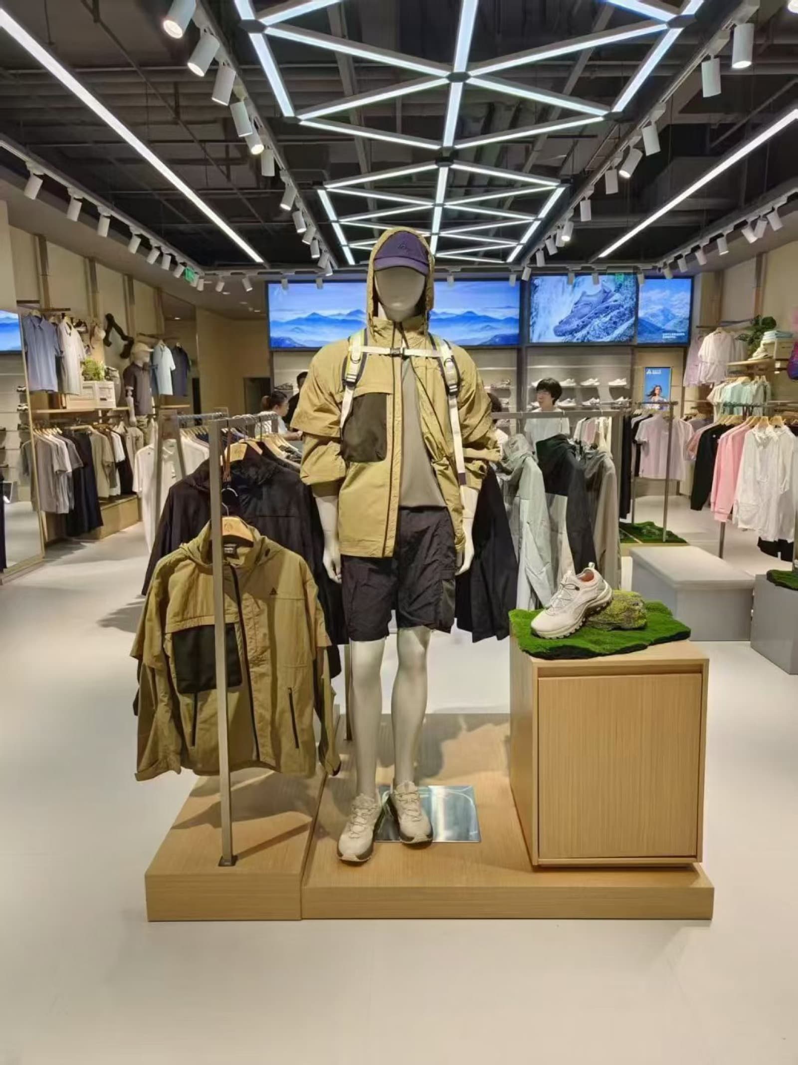 Flagship Store